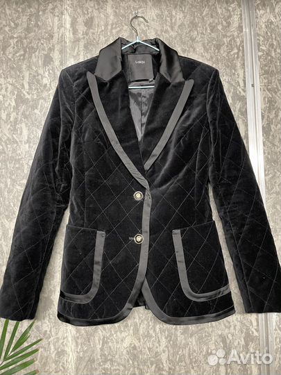 Бархатный костюм с юбкой