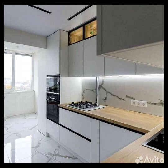 Экологичная кухня под потолок