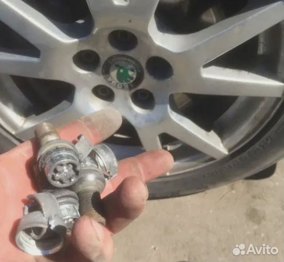 Снятие секреток. Выездной шиномонтаж