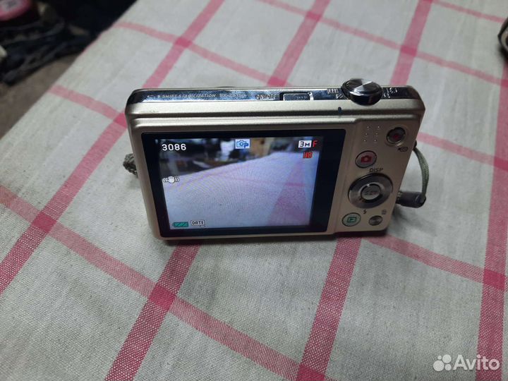 Компактный фотоаппарат casio