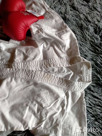 Форма и перчатки для каратэ