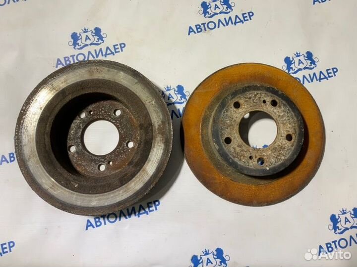 Тормозной диск задний Nissan Maxima A33 VQ30