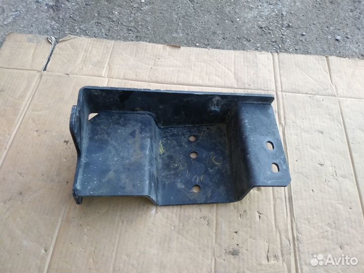 Кронштейн правый Камаз 54901