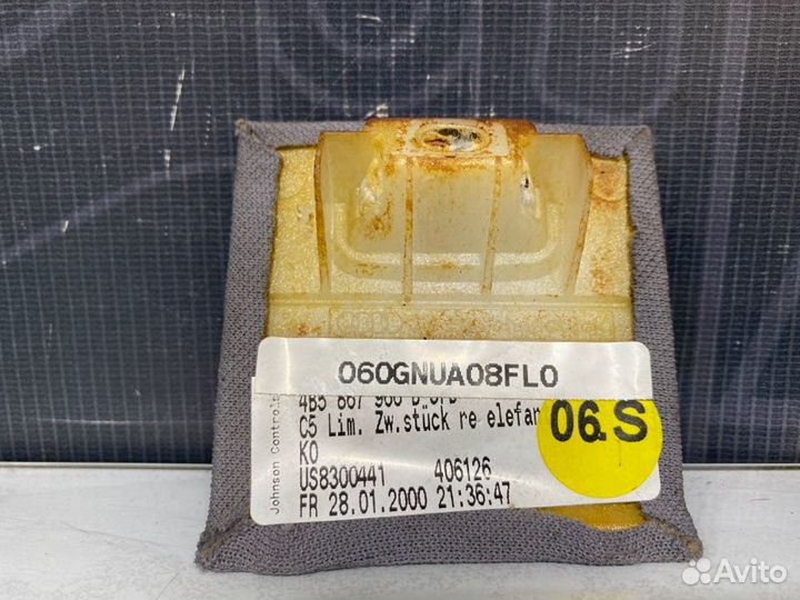 Обшивка салона правая Audi A6 Avant C5 APR 2000