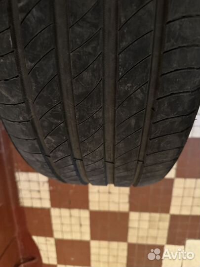 Michelin Primacy 4 235/40 R19