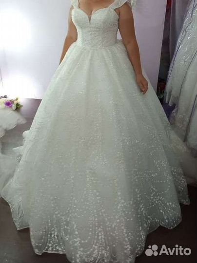 Свадебное платье пышное 48-50 размер