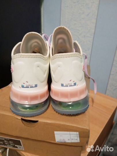 Кроссовки nike женские