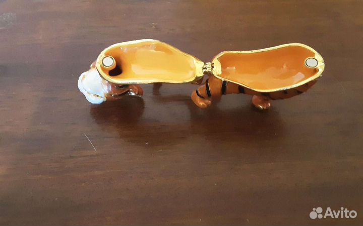 Шкатулка металлические в виде тигра