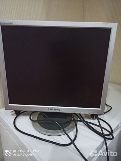 Монитор Samsung