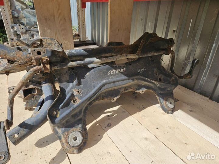Подрамник передний Skoda Octavia A4 1.4 BCA 2007