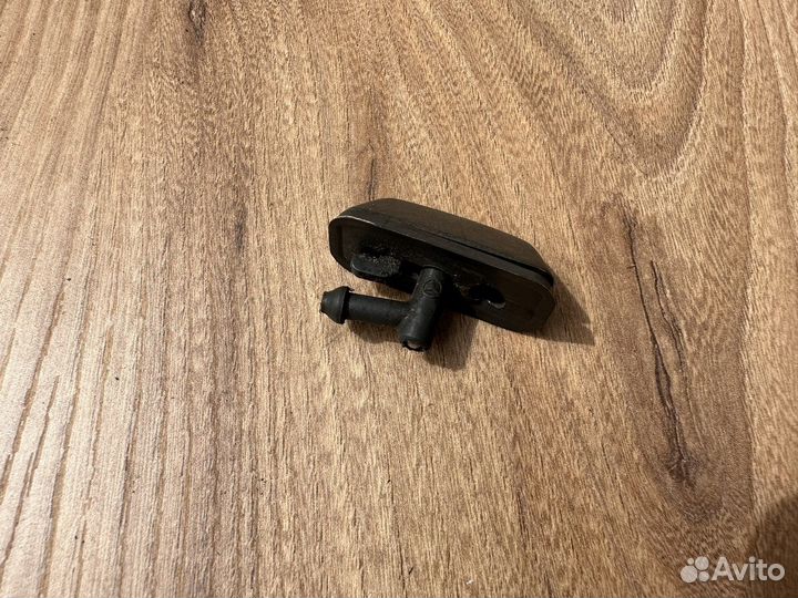 Форсунка омывателя заднего стекла w124 универсал