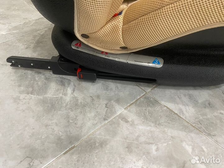Продается автокресло 0+ isofix