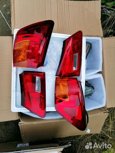 Lexus is 250 задние фонари