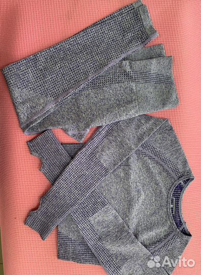 Бесшовный спортивный костюм, S размер