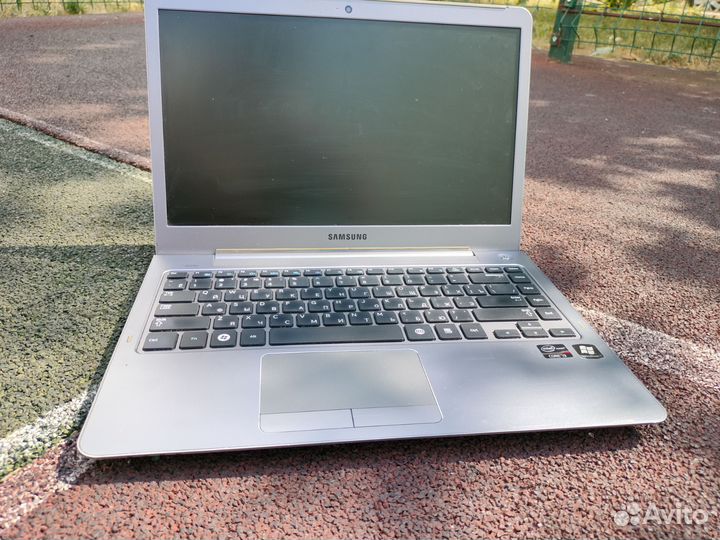 Samsung NP530U4C, i3-2377M, SSD+HDD 500Gb, RAM 4Gb