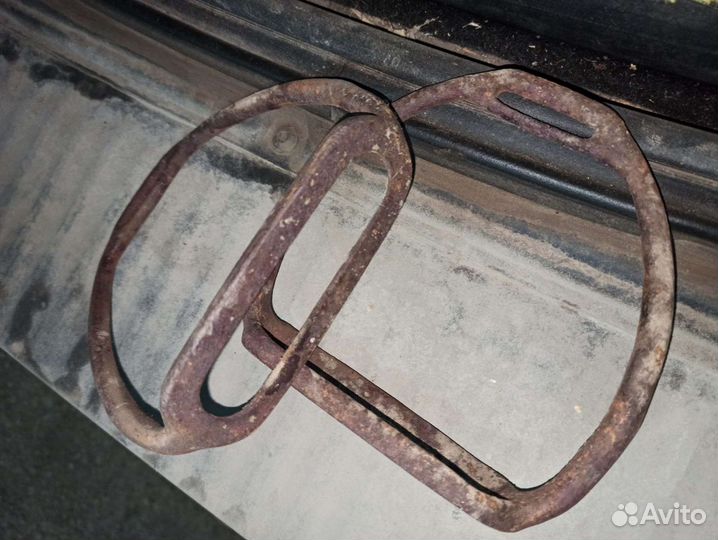 Стремена для коня