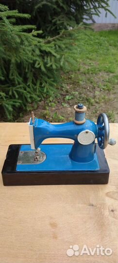 Детская швейная машина СССР