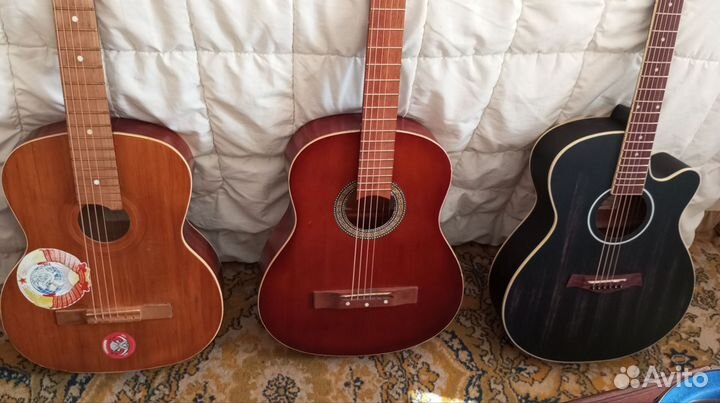 Акустическая гитара
