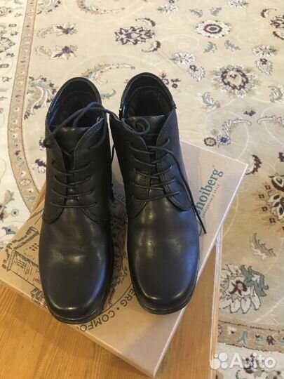 Женские демисезонные ботинки