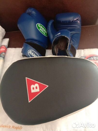 Боксерские перчатки 6 унций+Лапа