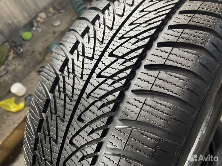 Goodyear UltraGrip 8 Performance 285/45 R20 112V
