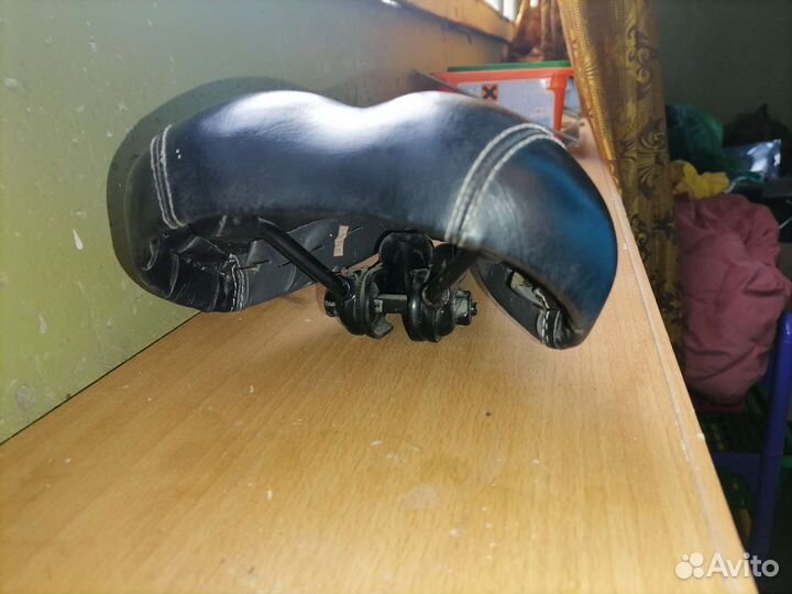 Седло для велосипеда кожаное