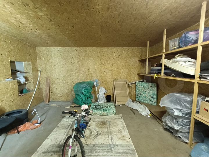 Гараж, > 30 м²