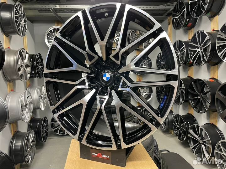 Диски R22 818 стиль на BMW X5 G05 X6 G06 X7 G07