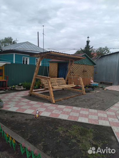 Садовые качели из дерева