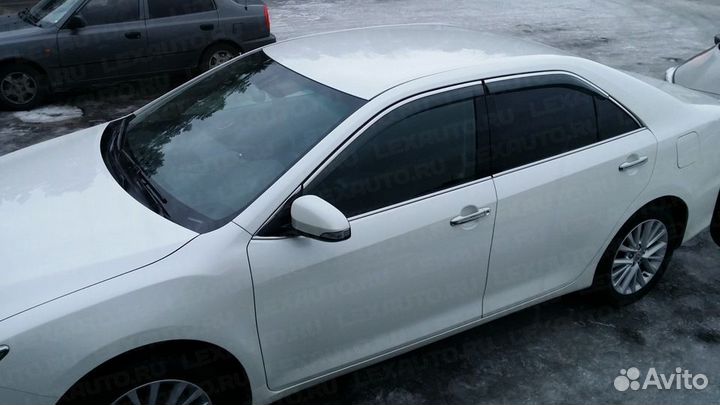 Дефлектора окон Toyota Camry (2011-2018) хром