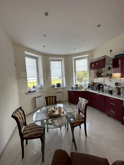 Дом 240 м² на участке 10 сот.