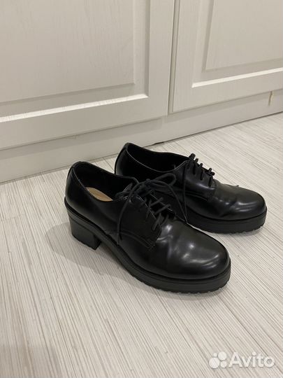 Ботинки Bershka 38 женские