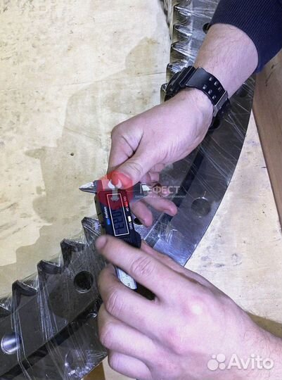 Опорно-поворотный круг ZX80 4437132