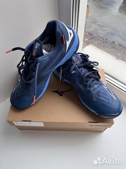 Mizuno wave lightning z7