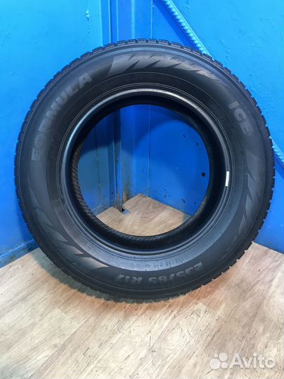 Pirelli Formula Ice 235/65 R17
