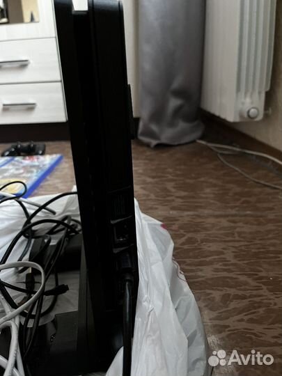 PS4 500gb, с играми и джойстиками