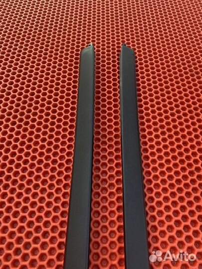 Средние молдинги крыши Mitsubishi Carisma