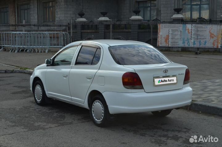 Toyota Platz 1.0 AT, 2003, 300 000 км