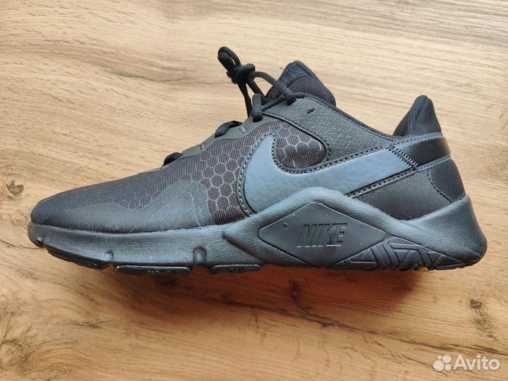 Кроссовки Nike Legend Essential 2