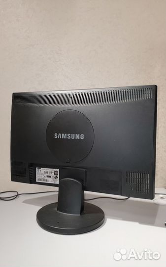 Монитор Samsung 2243NW 22 дюйма