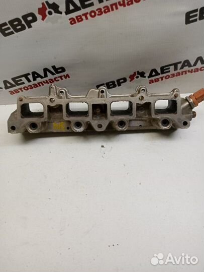 Коллектор впускной Volkswagen Passat B7 седан сaxa