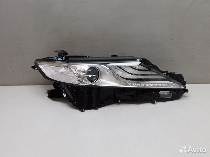 Фара правая Toyota Camry