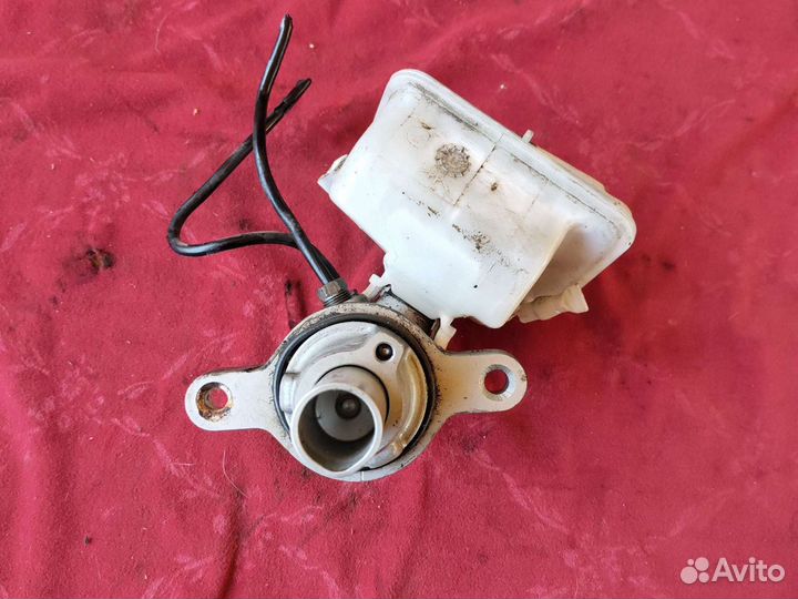 Главный тормозной цилиндр Пежо 308