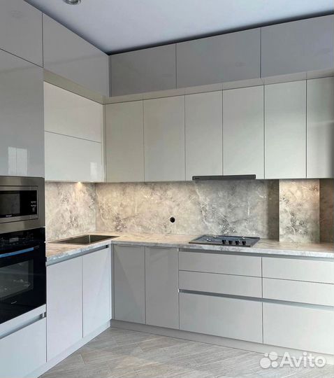 Кухни на заказ с искусственным камнем