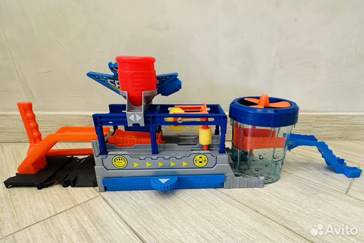 Hot wheels автомойка + мини-треки Хот Вилс