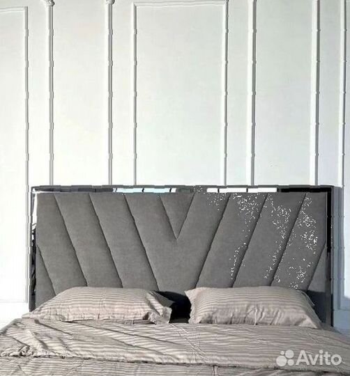 Кровать двуспальная новая мягкая