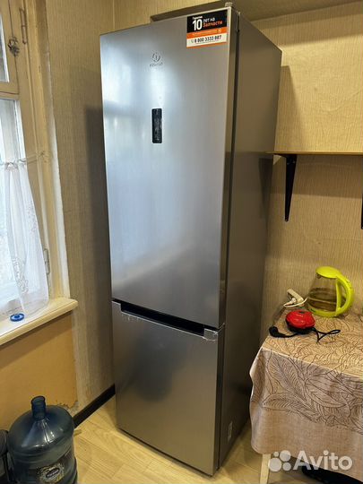 Холодильник Indesit ITF 120 X No Frost