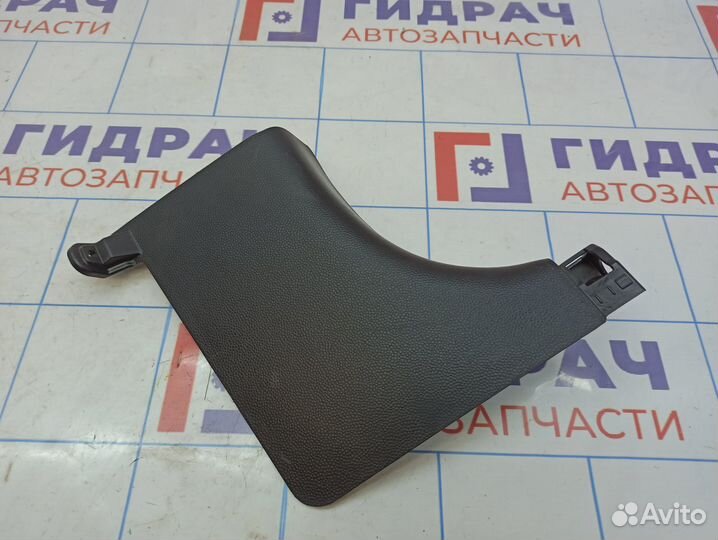 Обшивка стойки передней правой нижняя Kia Soul 2