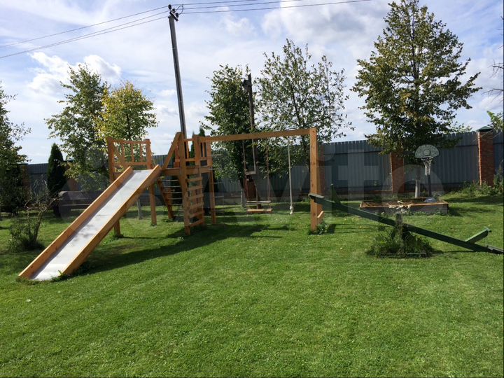 Дом 230 м² на участке 48 сот.