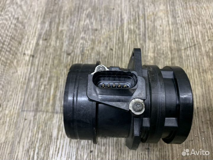 Volkswagen Tiguan Расходомер воздуха (массметр)